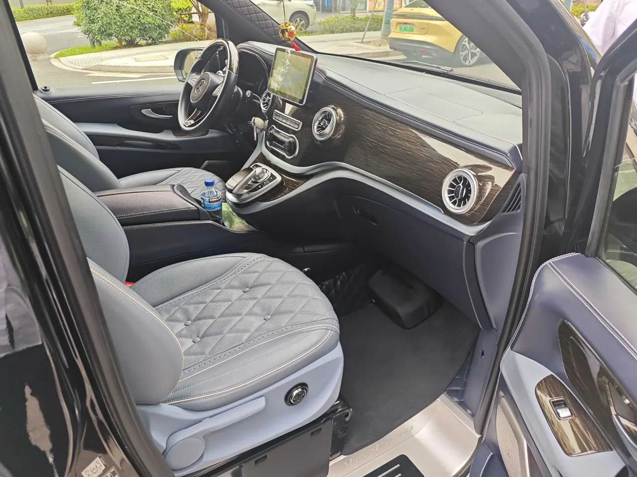 Mercedes Benz 2021 Vito 2.0T Elite Edition 7-seat Automatic Gear 6
