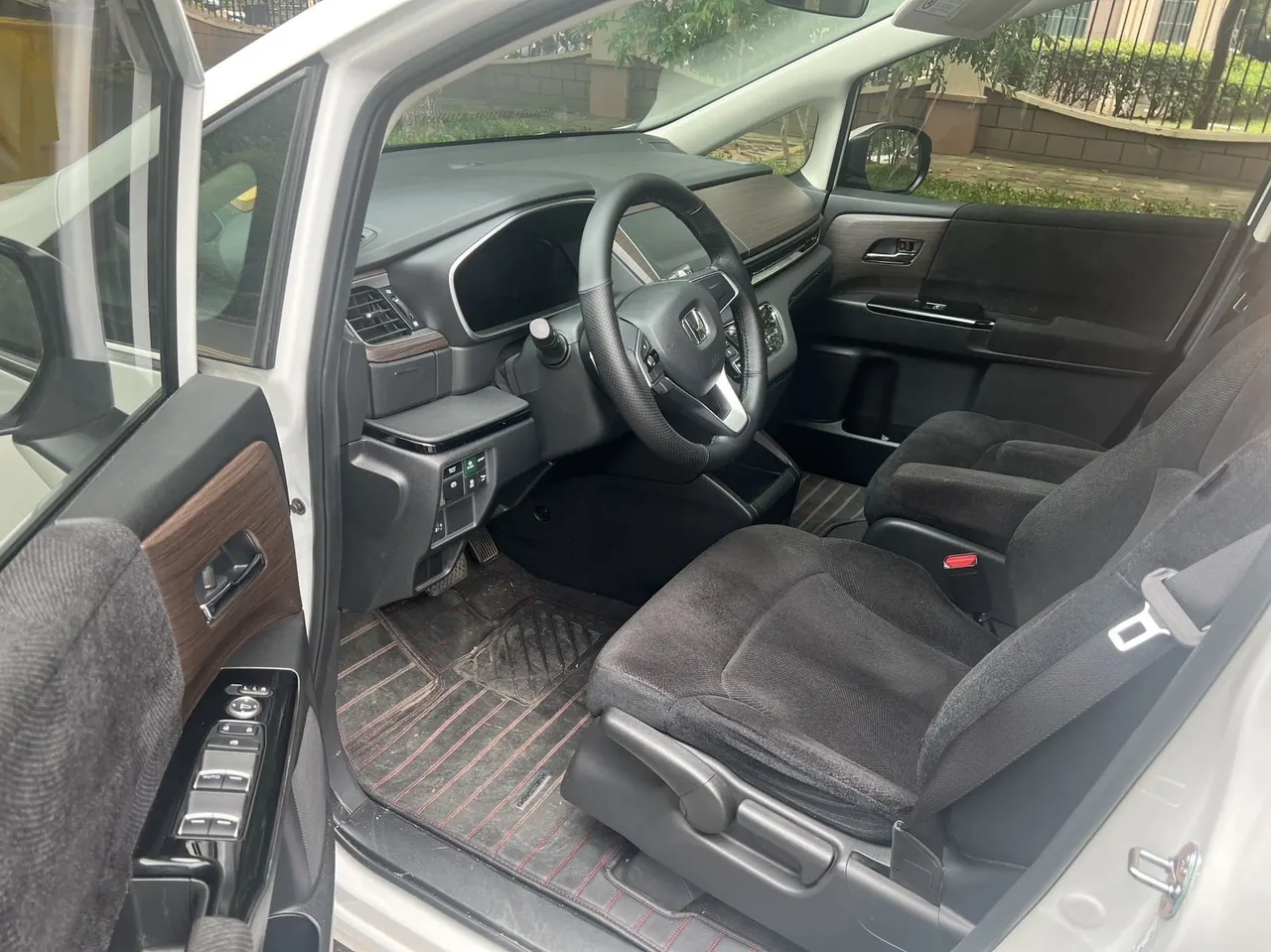 Honda 2024 Odyssey Hybrid 2.0 Stepless Sharp and Pleasant Edition Automatic Gear 7