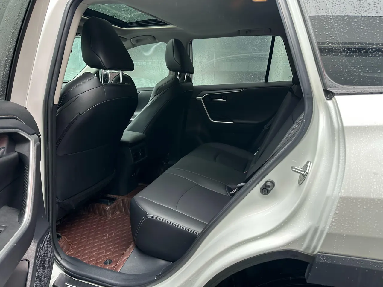 Toyota 2021 Willanda 2.0 Stepless Two-Drive Deluxe Automatic Gear 6