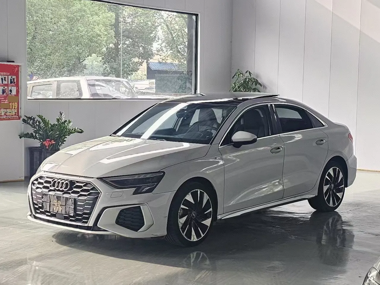 Открыть галерею: Audi 2022 A3L Limousine 1.4TFSI 35TFSI Fashion Sports Automatic