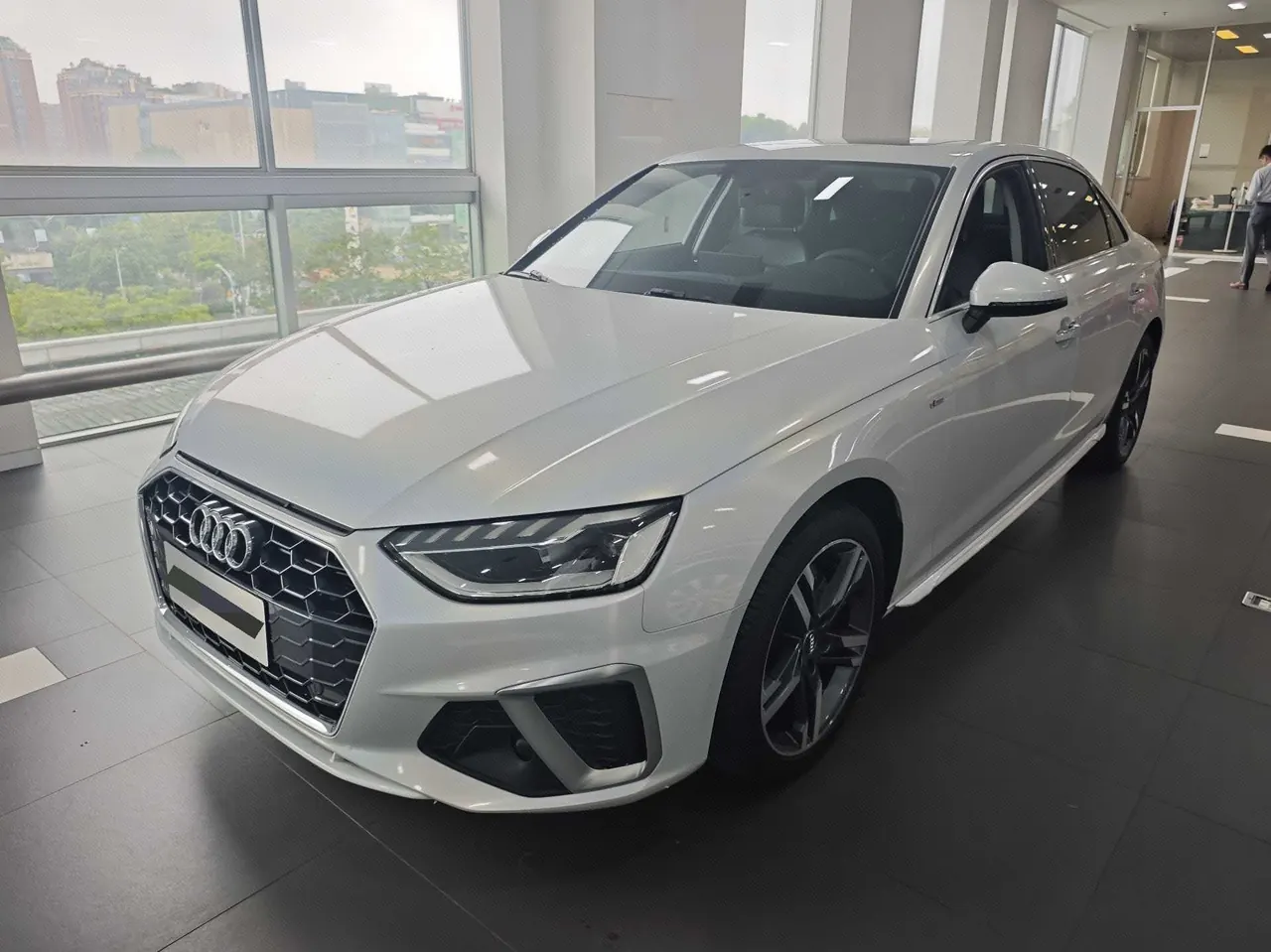 Open image lightbox: Audi 2020 A4L 2.0TFSI 40TFSI Deluxe Dynamic Automatic
