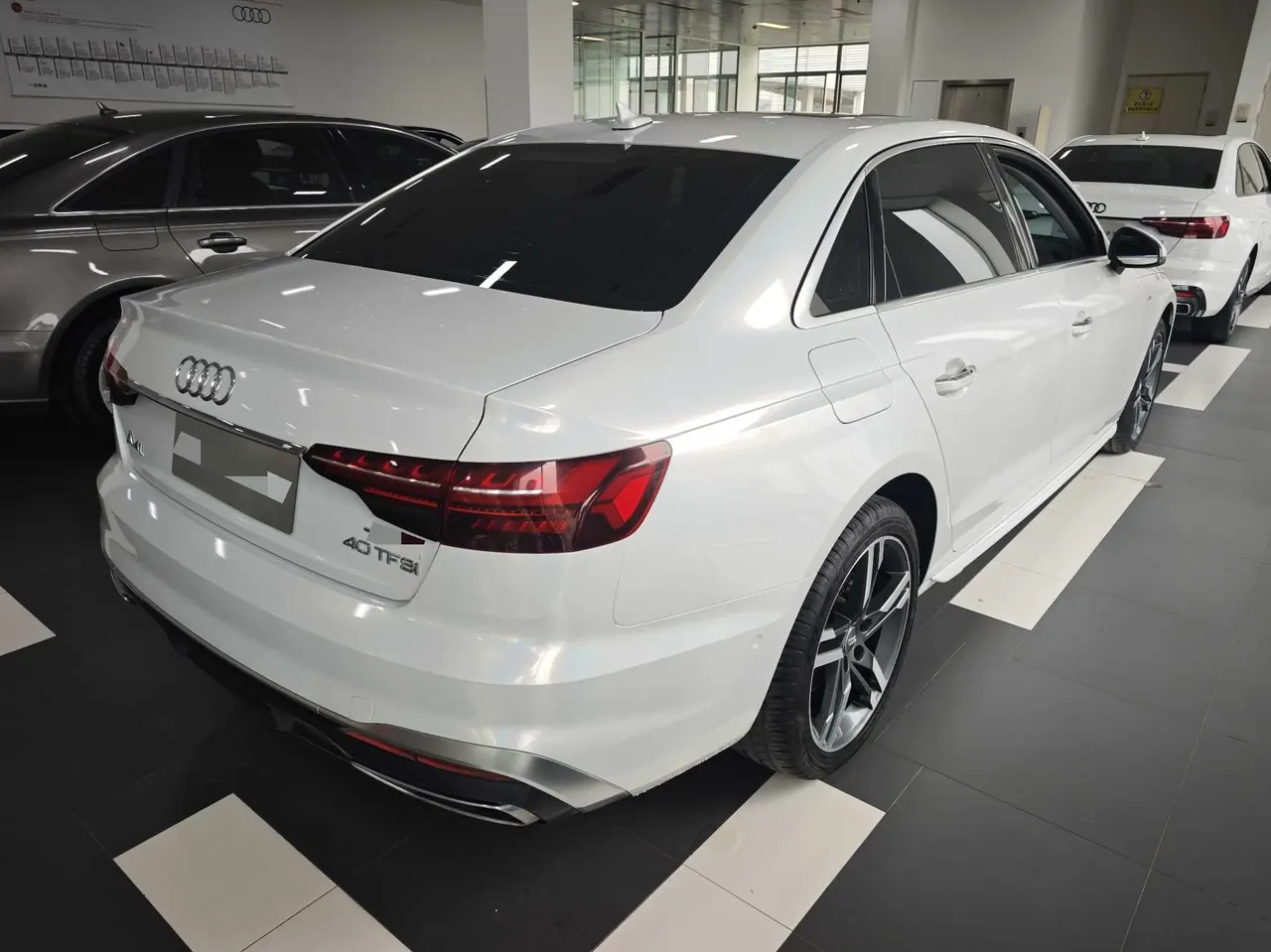 Audi 2020 A4L 2.0TFSI 40TFSI Deluxe Dynamic Automatic 3