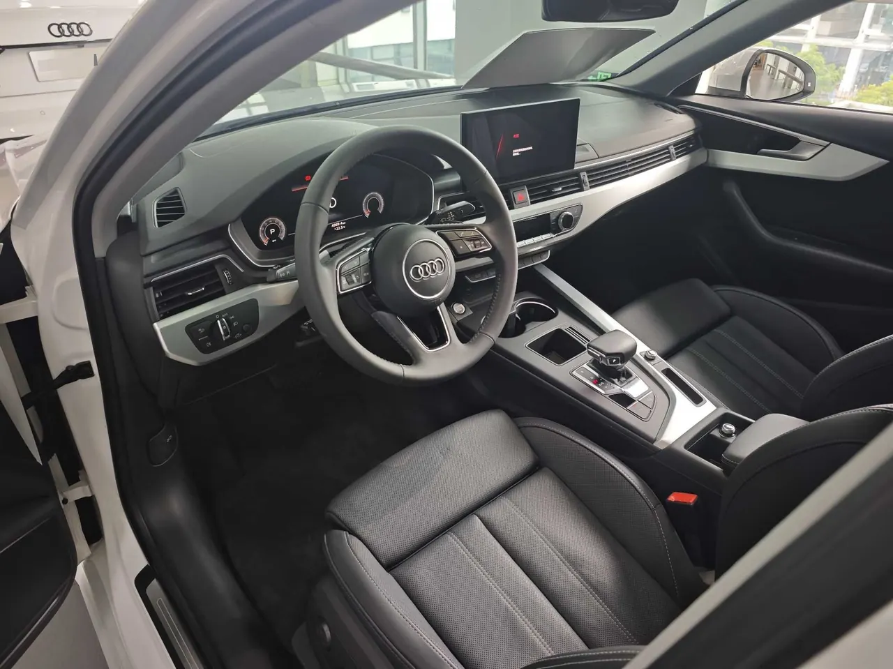Audi 2020 A4L 2.0TFSI 40TFSI Deluxe Dynamic Automatic 5