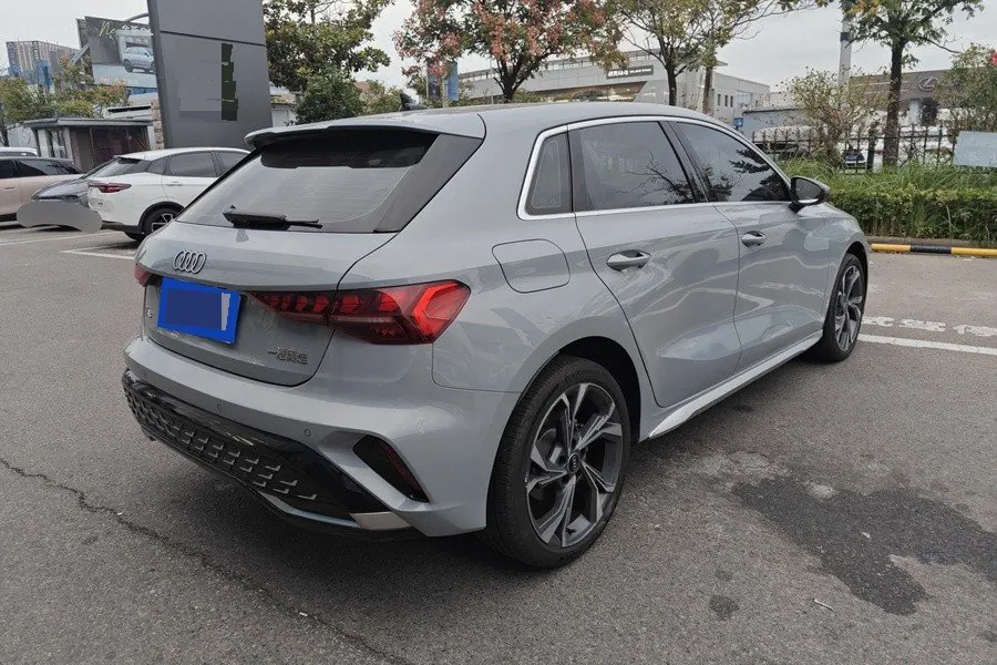 Audi 2025 A3 Sportback 1.5TFSI 35TFSI Flying Premium Automatic Gear 2
