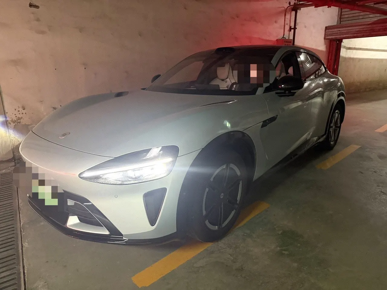 Открыть галерею: MI 2025 YU7 Long Endurance Four-wheel Drive Pro Edition Automatic Gear