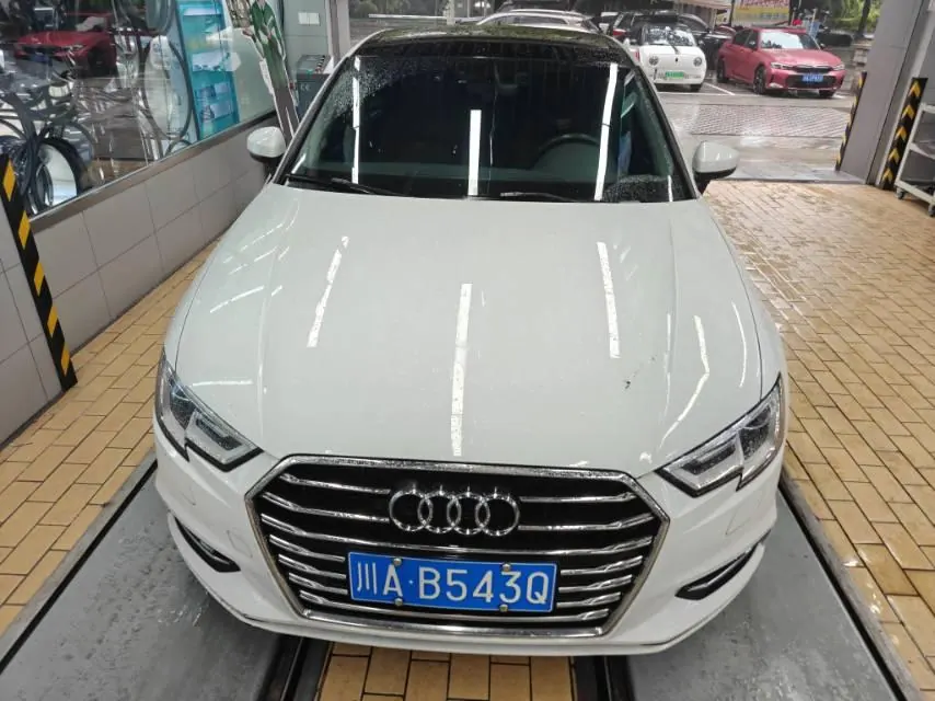 Audi 2020 A3 Limousine 1.4TFSI 35TFSI aggressive automatic gear 2