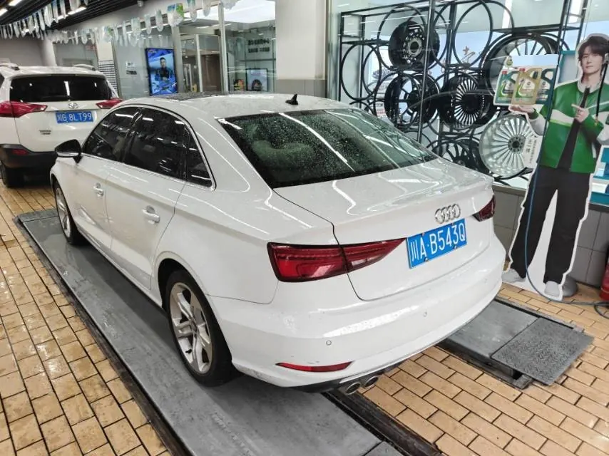 Audi 2020 A3 Limousine 1.4TFSI 35TFSI aggressive automatic gear 3