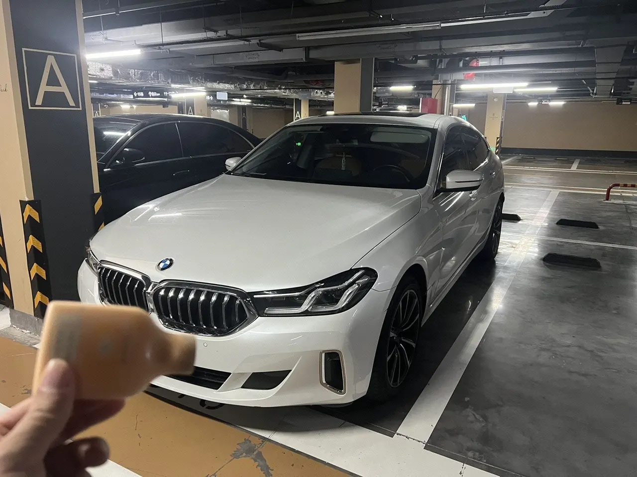 Открыть галерею: BMW 6 Series GT (Imported) 2022 GT 630i 2.0T Luxury Design Set Automatic Gear