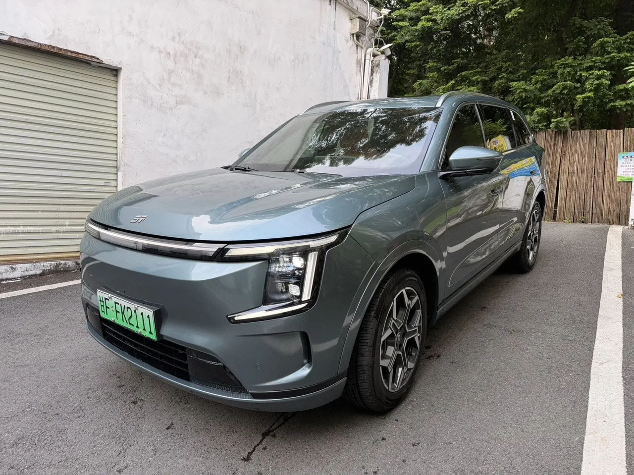Open image lightbox: Jetour 2025 Shanhai L7 PLUS 1.5T 220km Flagship 7-seat Automatic Gear