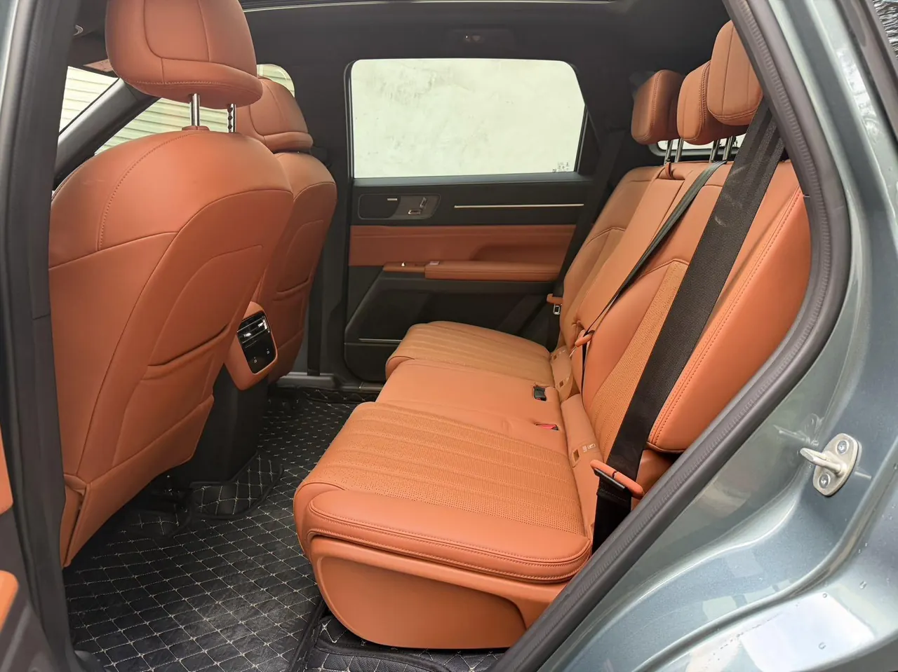 Jetour 2025 Shanhai L7 PLUS 1.5T 220km Flagship 7-seat Automatic Gear 6