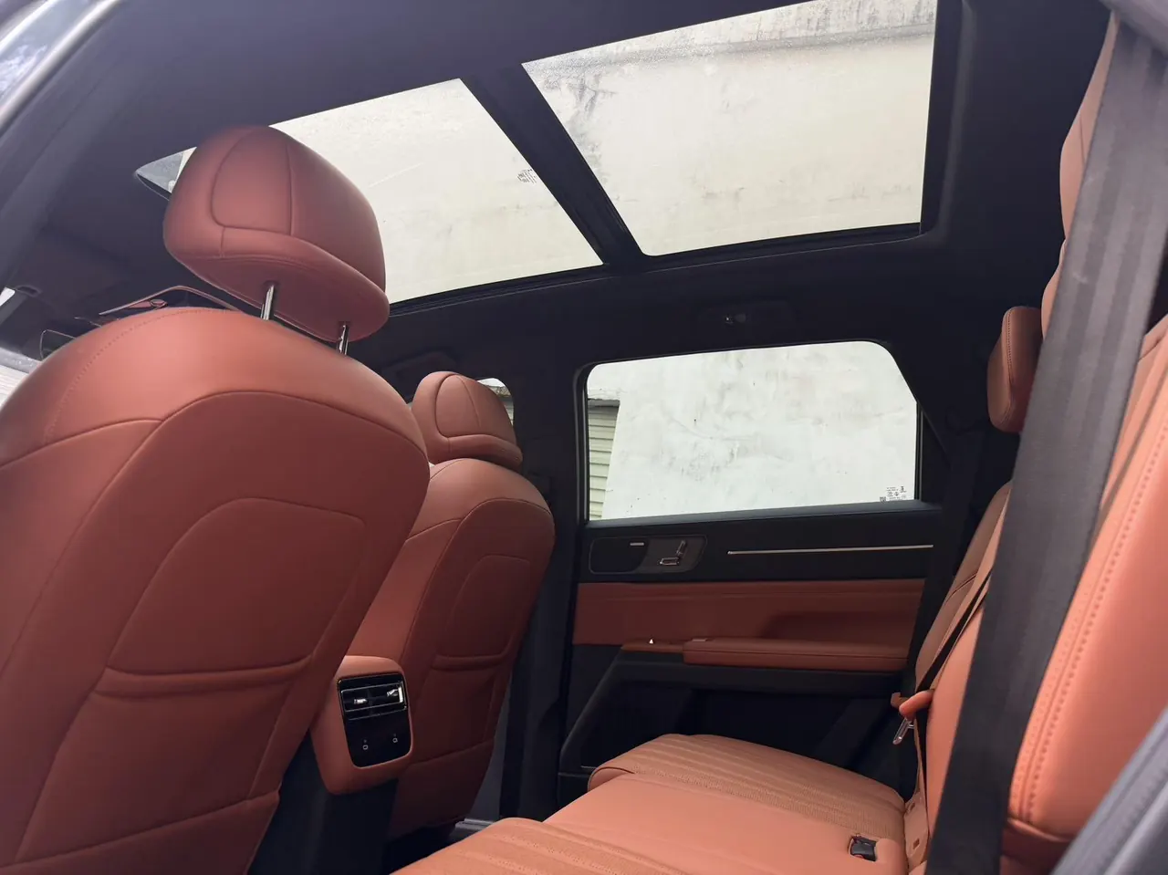 Jetour 2025 Shanhai L7 PLUS 1.5T 220km Flagship 7-seat Automatic Gear 8