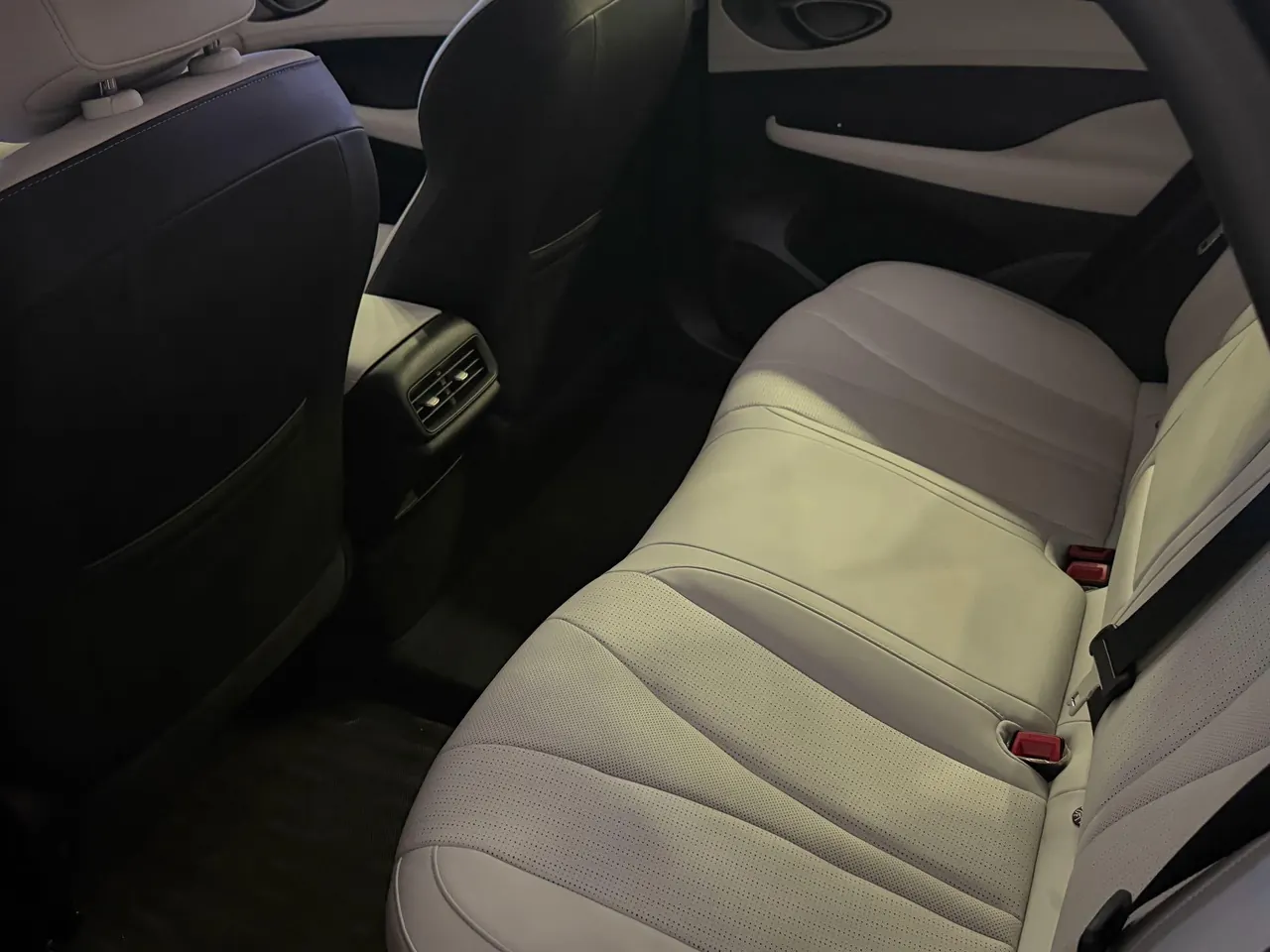 BYD 2025 seals 05 DM-i 1.5 stepless smart driving version 120KM flagship automatic gear 5