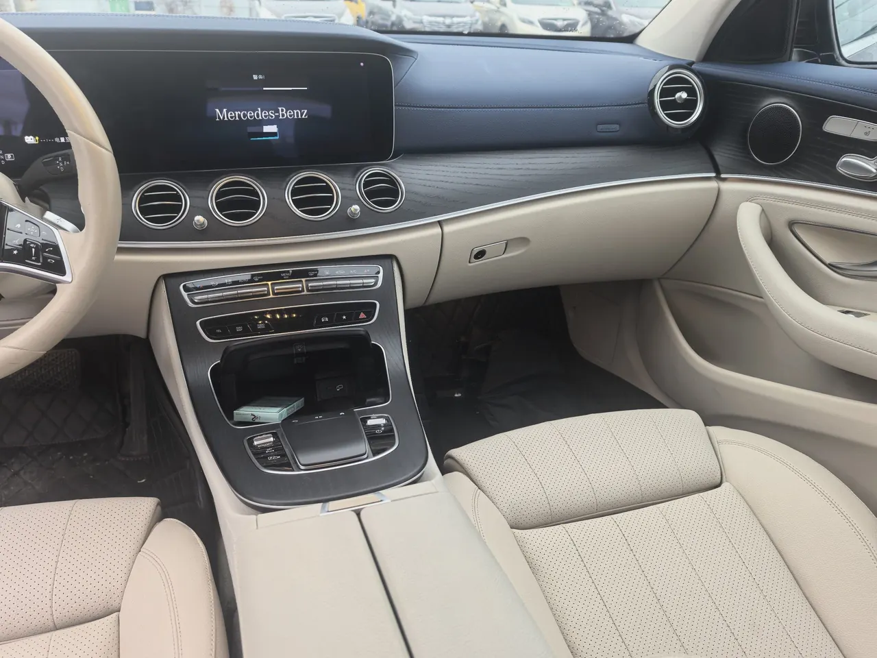 Mercedes Benz Class E New Energy 2022 E 350 e L 2.0T (Change 2) Automatic Gear 5