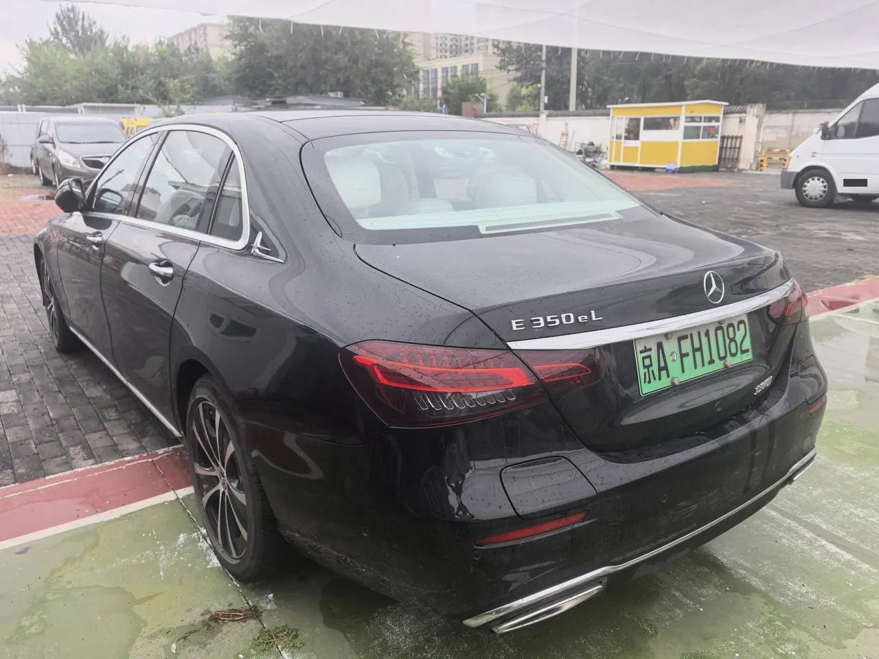Mercedes Benz Class E New Energy 2022 E 350 e L 2.0T (Change 2) Automatic Gear 7