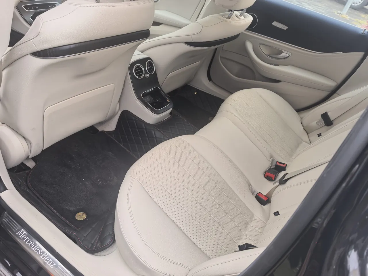 Mercedes Benz Class E New Energy 2022 E 350 e L 2.0T (Change 2) Automatic Gear 8
