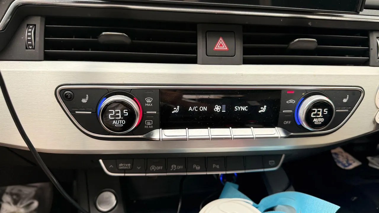 Audi 2020 A4L 2.0TFSI 40TFSI Deluxe Dynamic Automatic 7