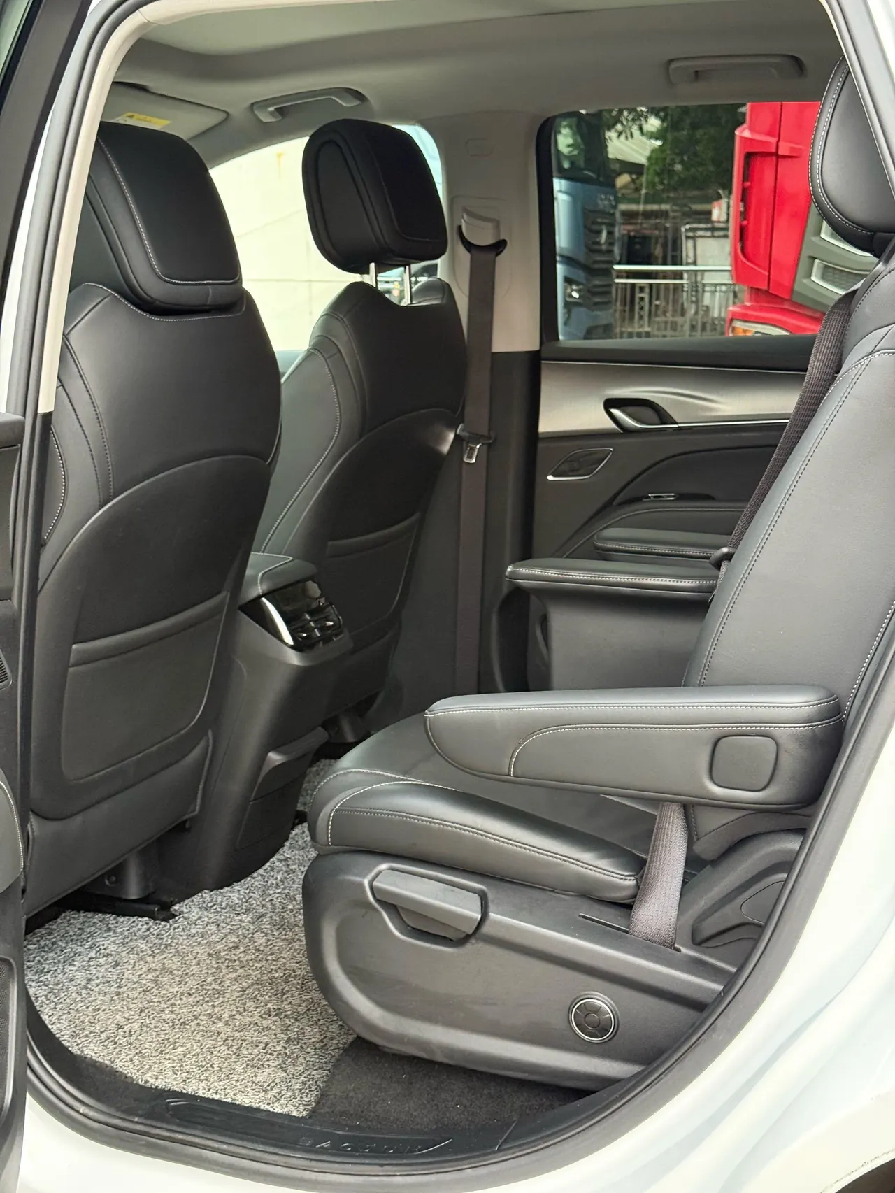 New BaoJun 2021 RS-7 1.5T Stepless Intelligent Flagship 6-seat Automatic Gear 2