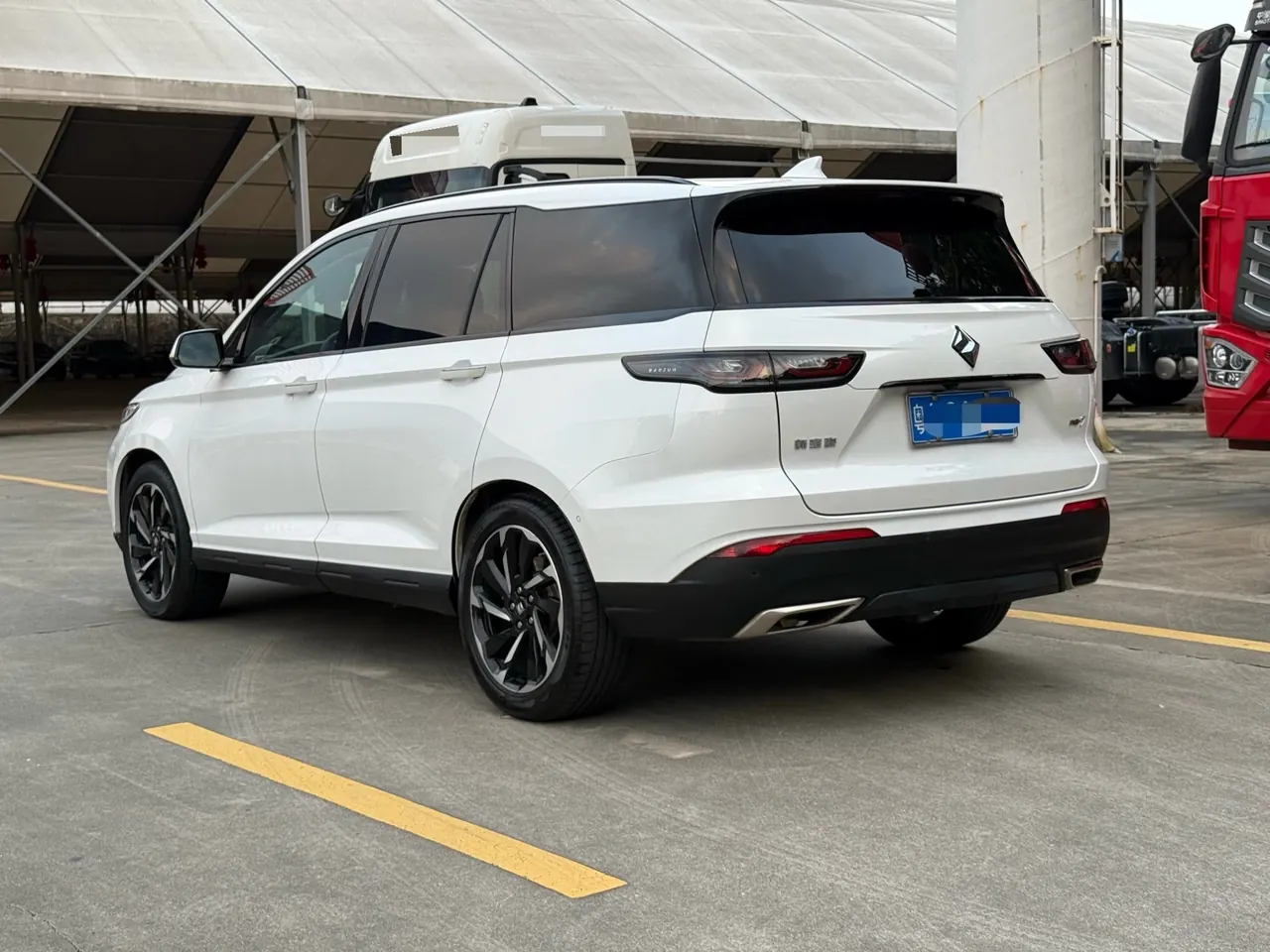 New BaoJun 2021 RS-7 1.5T Stepless Intelligent Flagship 6-seat Automatic Gear 6