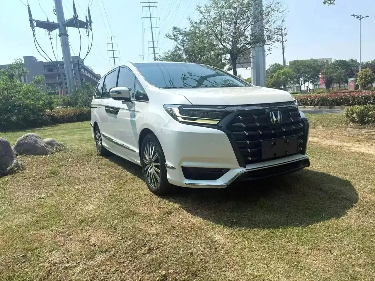 Honda 2022 Ailishen Hybrid 2.0 Stepless Deluxe First Edition Automatic Gear 2