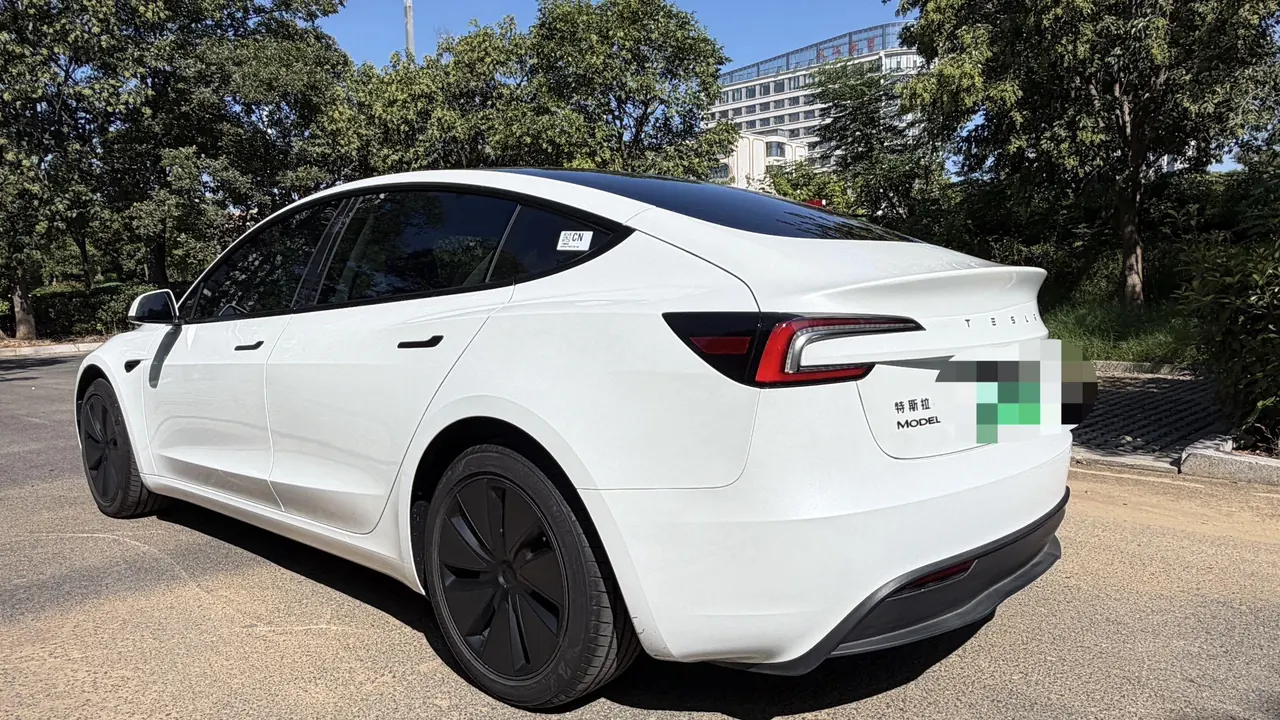 Tesla 2025 Model 3 Rear-Wheel-Drive Edition (facelift) Automatic Transmission 4