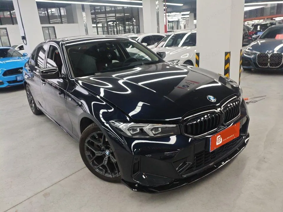 BMW 3 Series 2025 330Li 2.0T M Sports Obsidian Night Suit Automatic Gear 2