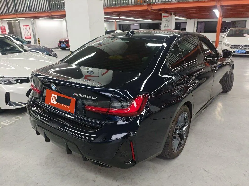 BMW 3 Series 2025 330Li 2.0T M Sports Obsidian Night Suit Automatic Gear 3