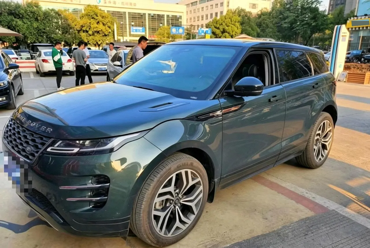 Открыть галерею: Land Rover 2021 Range Rover Aurora L 48V 2.0T 249PS R-Dynamic First edition First Edition Automatic Gear