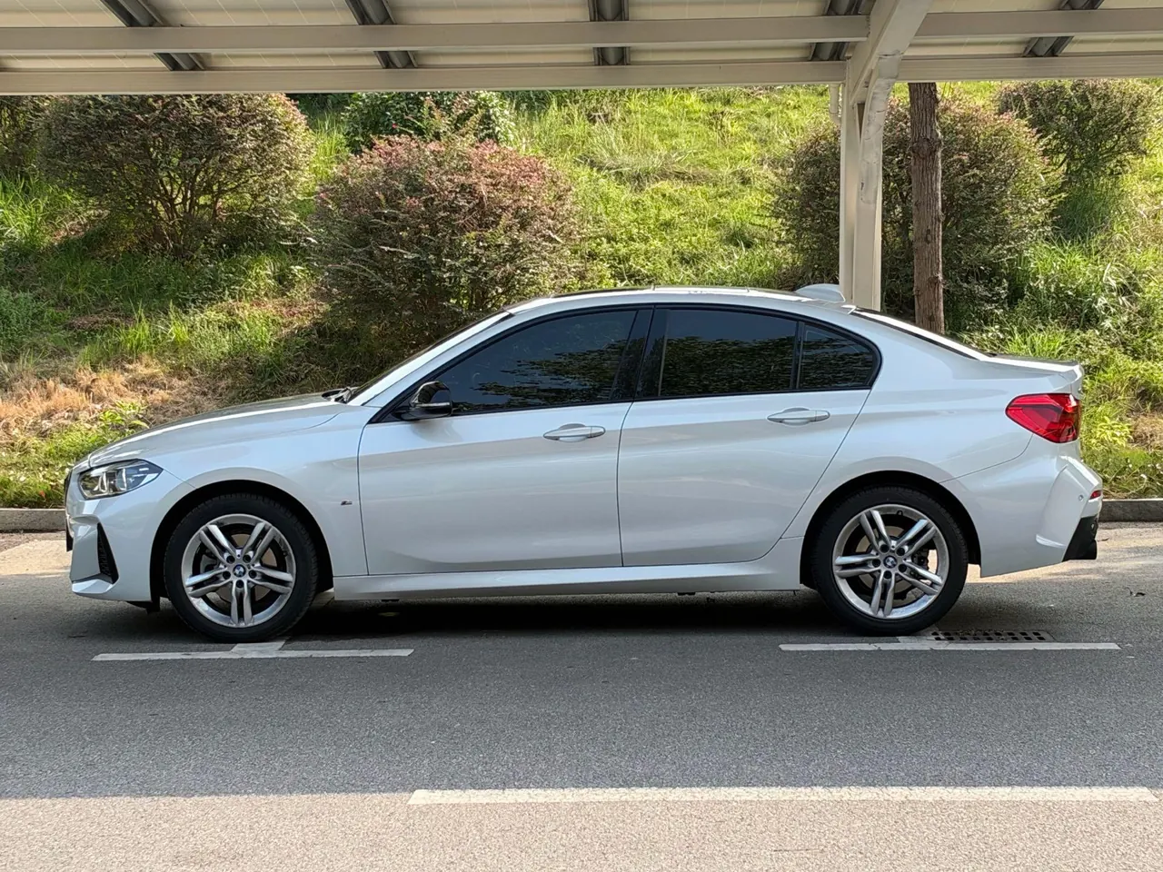 BMW 1 Series 2022 120i 1.5T M Sports Obsidian Night Edition Automatic Gear 3
