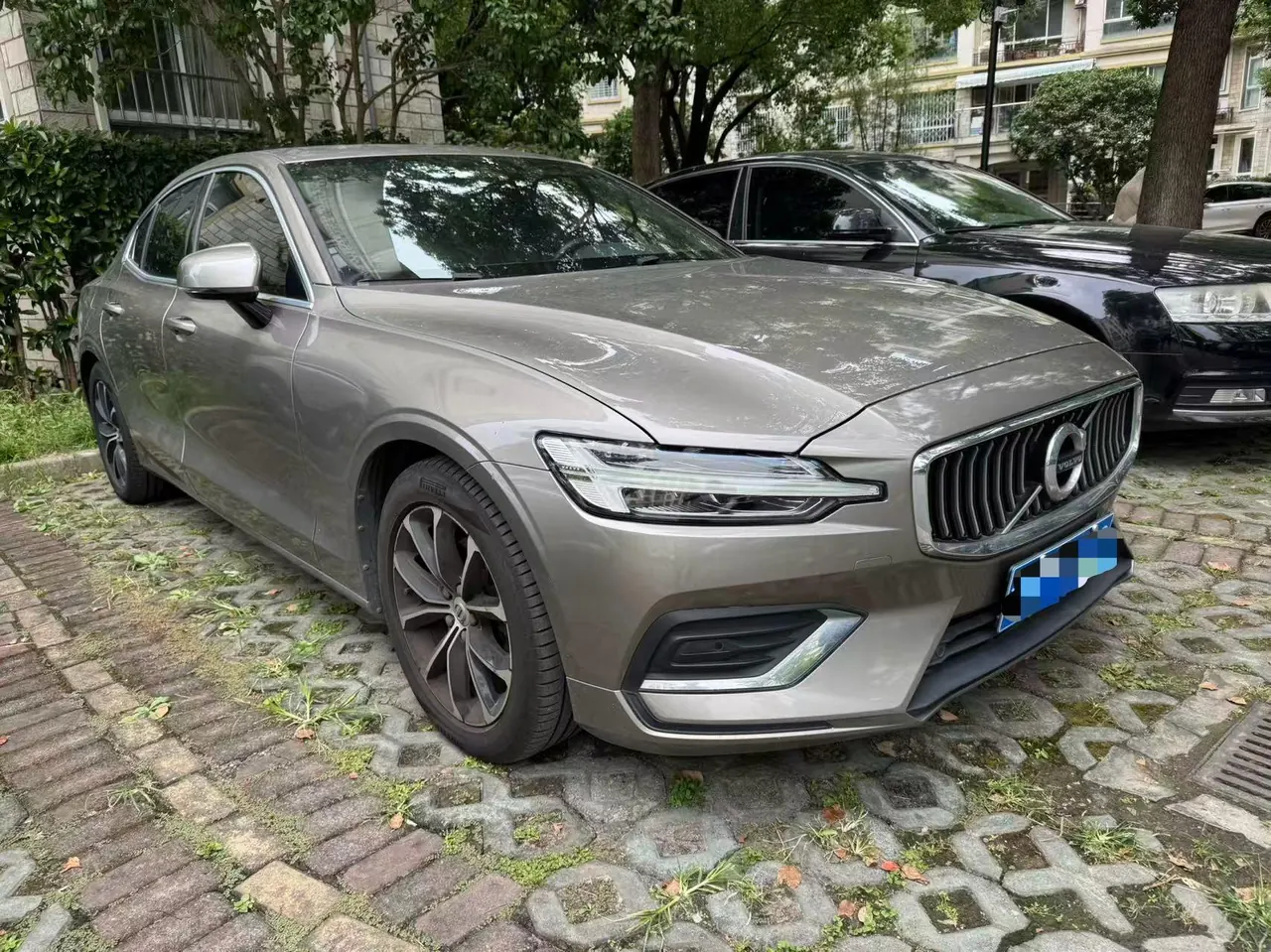 Volvo 2021 S60 2.0T T4 Zhiyi Deluxe Edition Automatic Gear 3