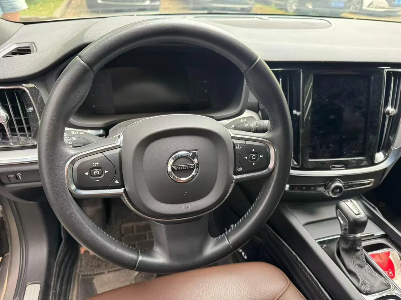Volvo 2021 S60 2.0T T4 Zhiyi Deluxe Edition Automatic Gear 6