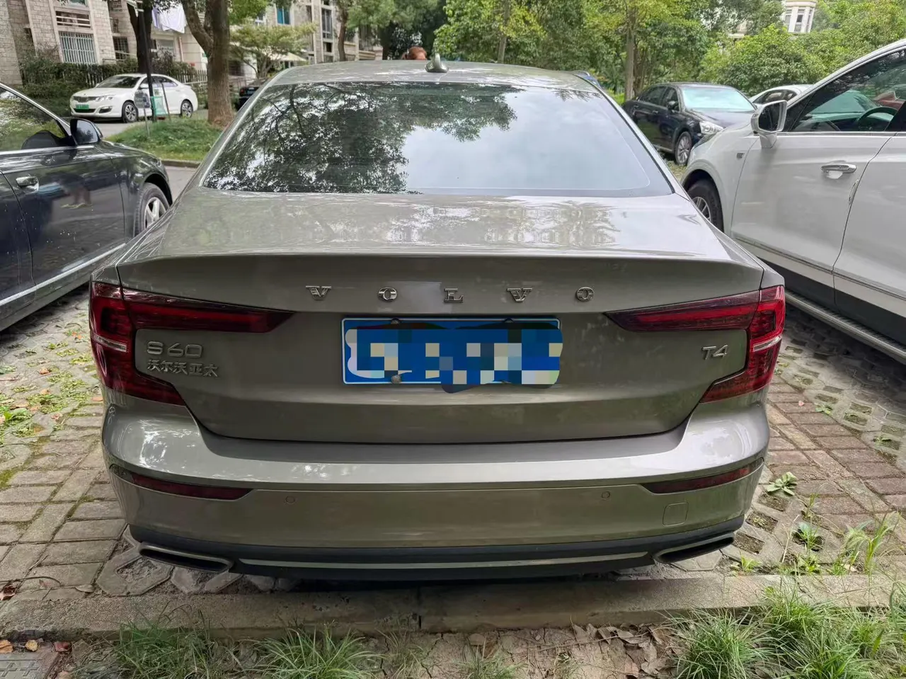 Volvo 2021 S60 2.0T T4 Zhiyi Deluxe Edition Automatic Gear 7