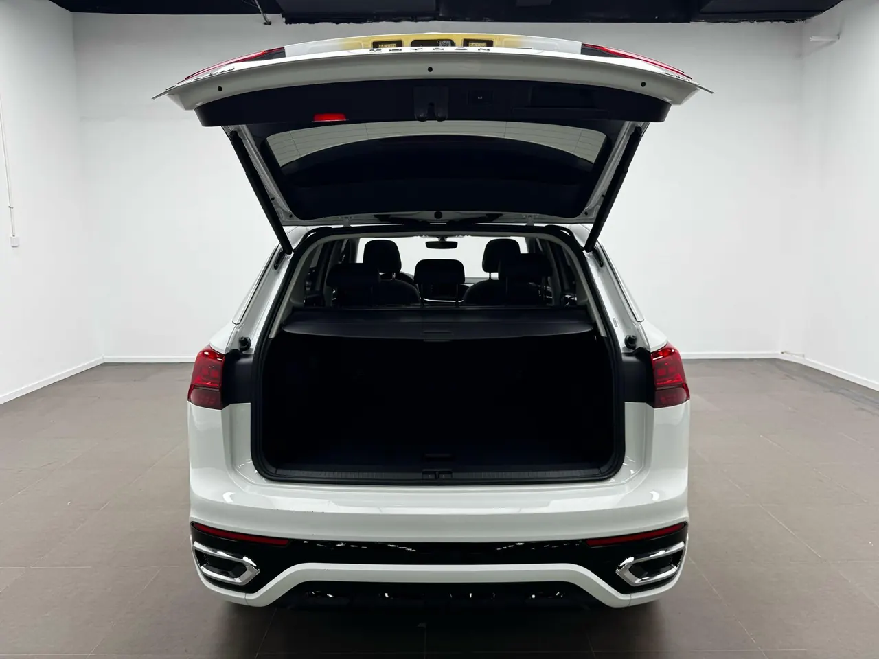 Volkswagen 2022 GTE 1.4T Luxury Automatic Gear 10