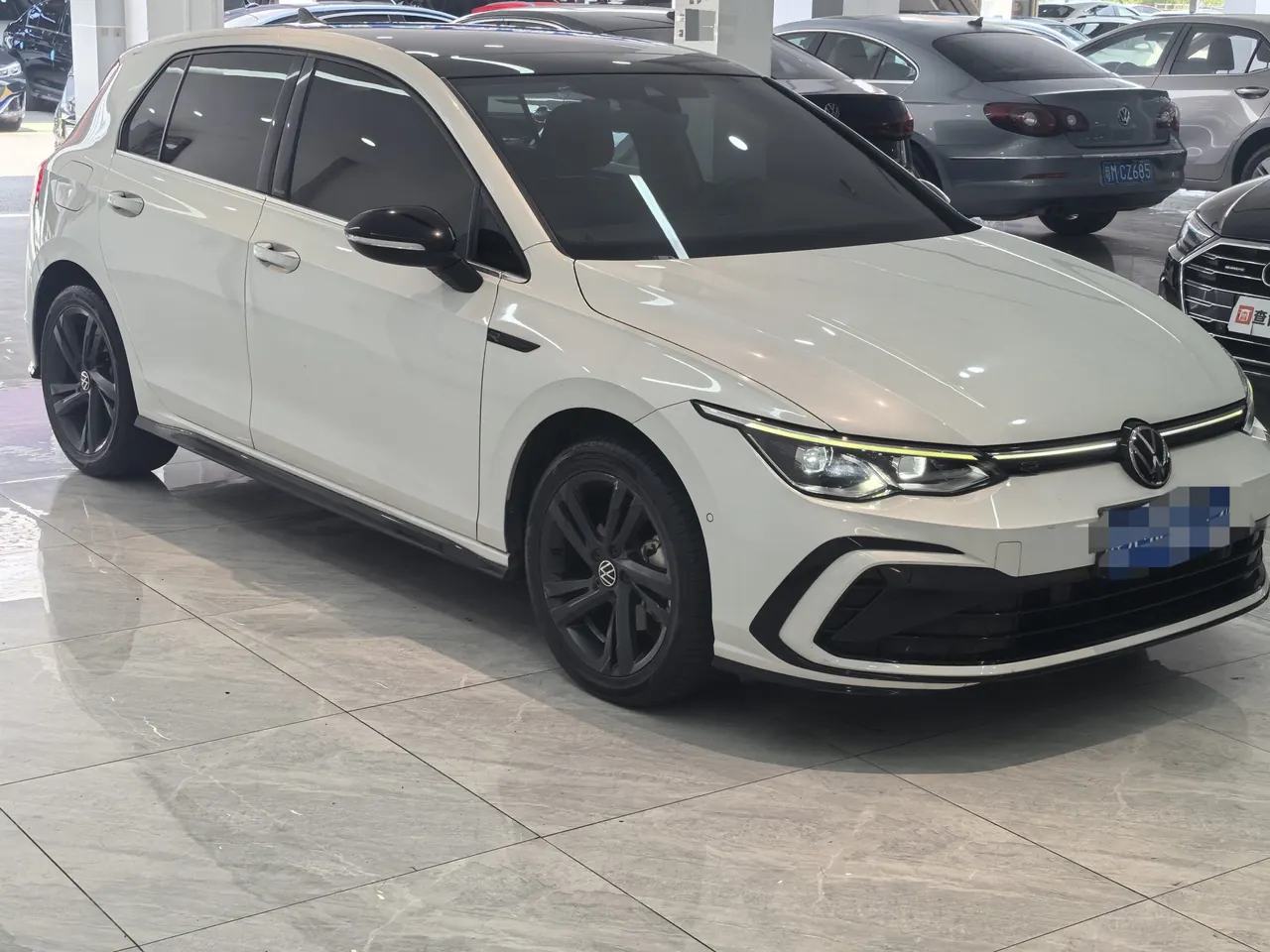Volkswagen 2021 Golf 8 R-Line 1.4TSI 280TSI Automatic 3