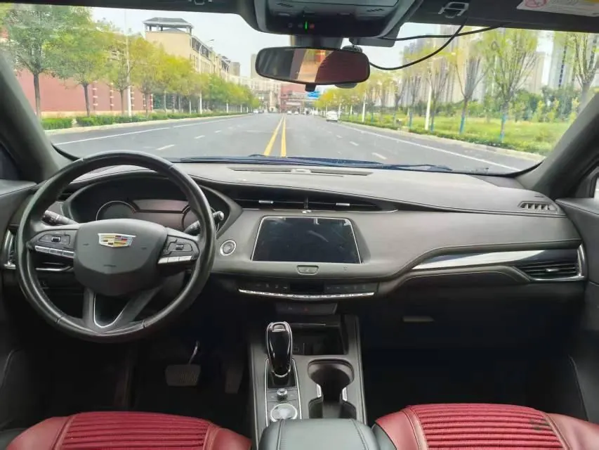 Cadillac 2021 XT4 2.0T 28T Two-Drive Leading Automatic Gear 4
