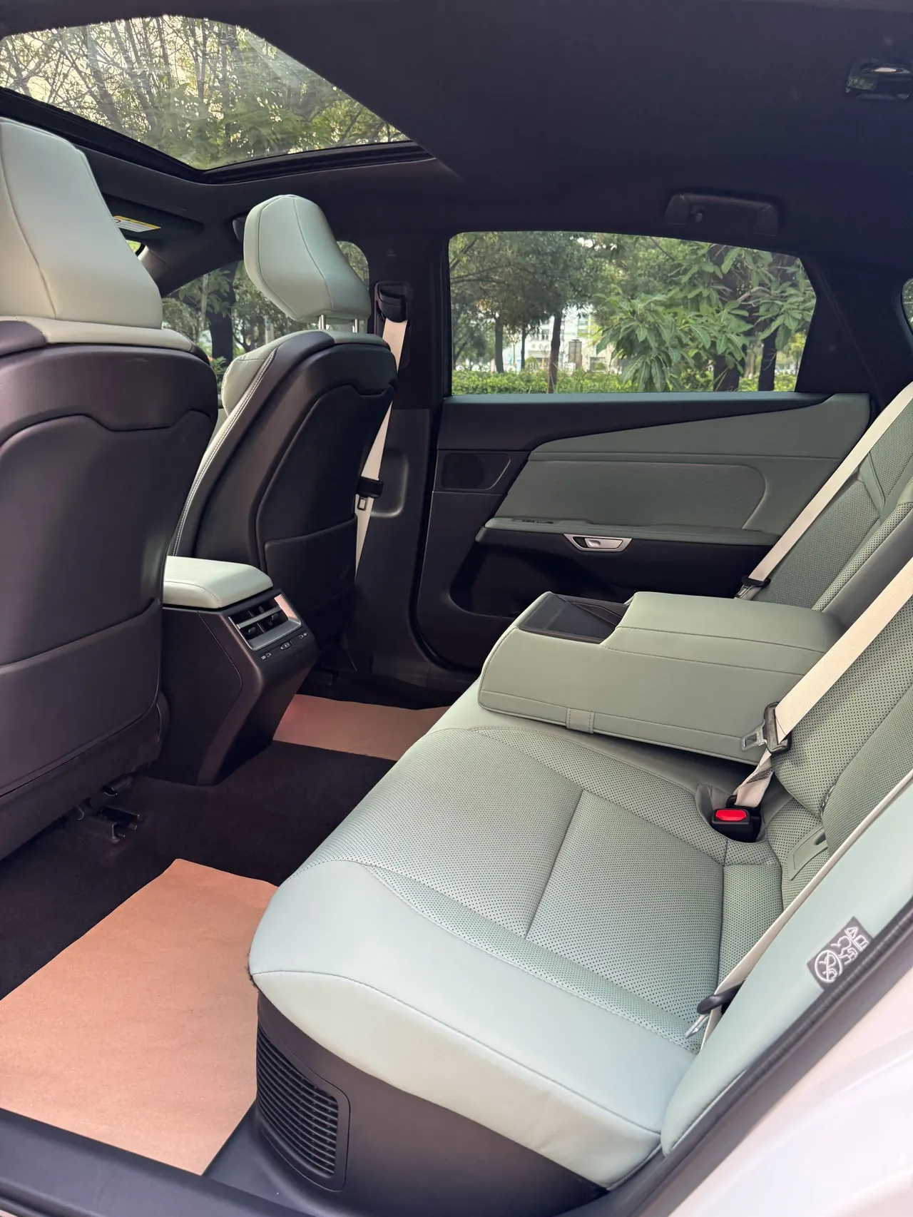 Lexus ES (Imported) 2026 ES300h 2.0 Stepless Automatic Gear 3