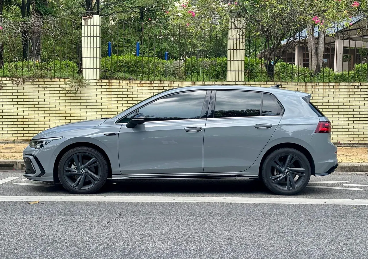Volkswagen 2021 Golf 8 R-Line 1.4TSI 280TSI Automatic 3