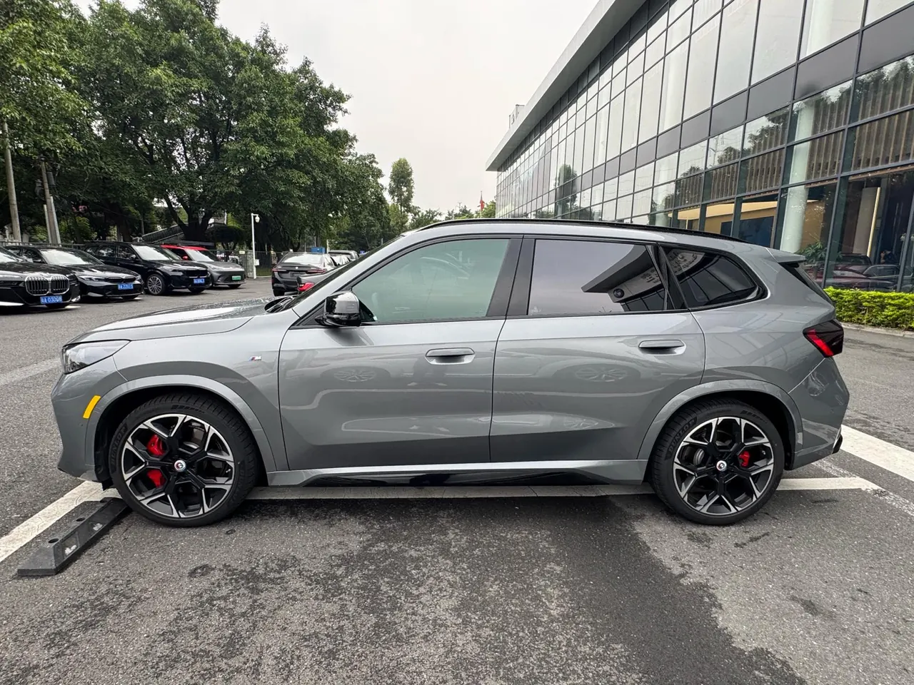 BMW 2026 X1 M35Li 2.0T automatic gear 3