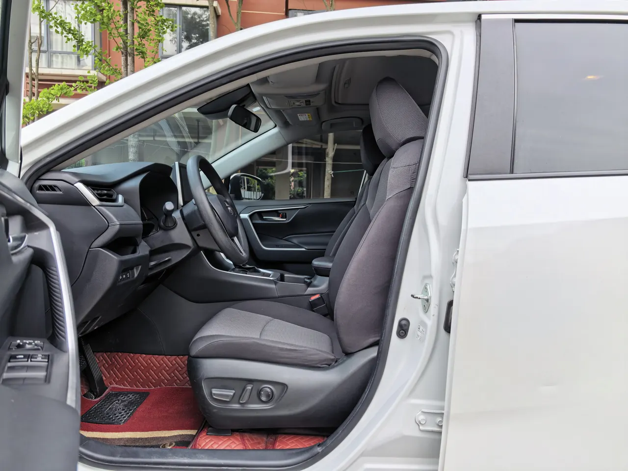 Toyota 2022 RAV4 Rongbo 2.0 Stepless Two-Drive Fashion Edition Automatic Gear 7
