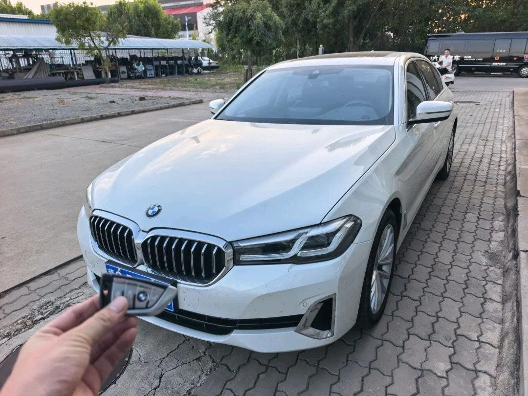 Open image lightbox: BMW 5 Series 2021 525Li 2.0T Luxury Suit Automatic Gear