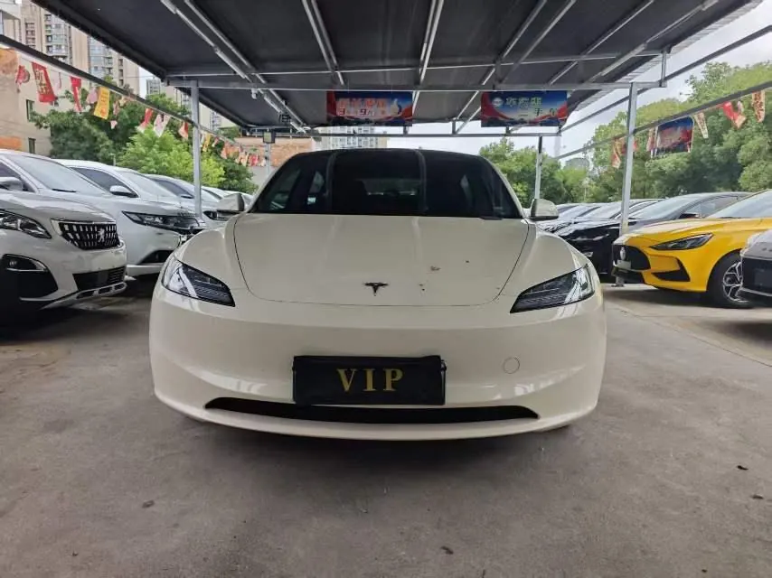 Tesla 2023 Model 3 Rejuvenation Edition Rear Wheel Drive Automatic Transmission 2