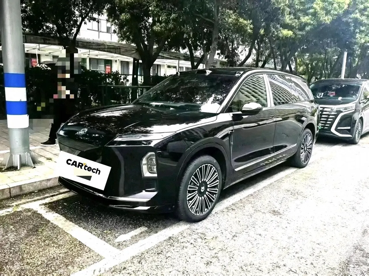 Open image lightbox: NIO 2026 ES8 6-seat executive deluxe automatic gear