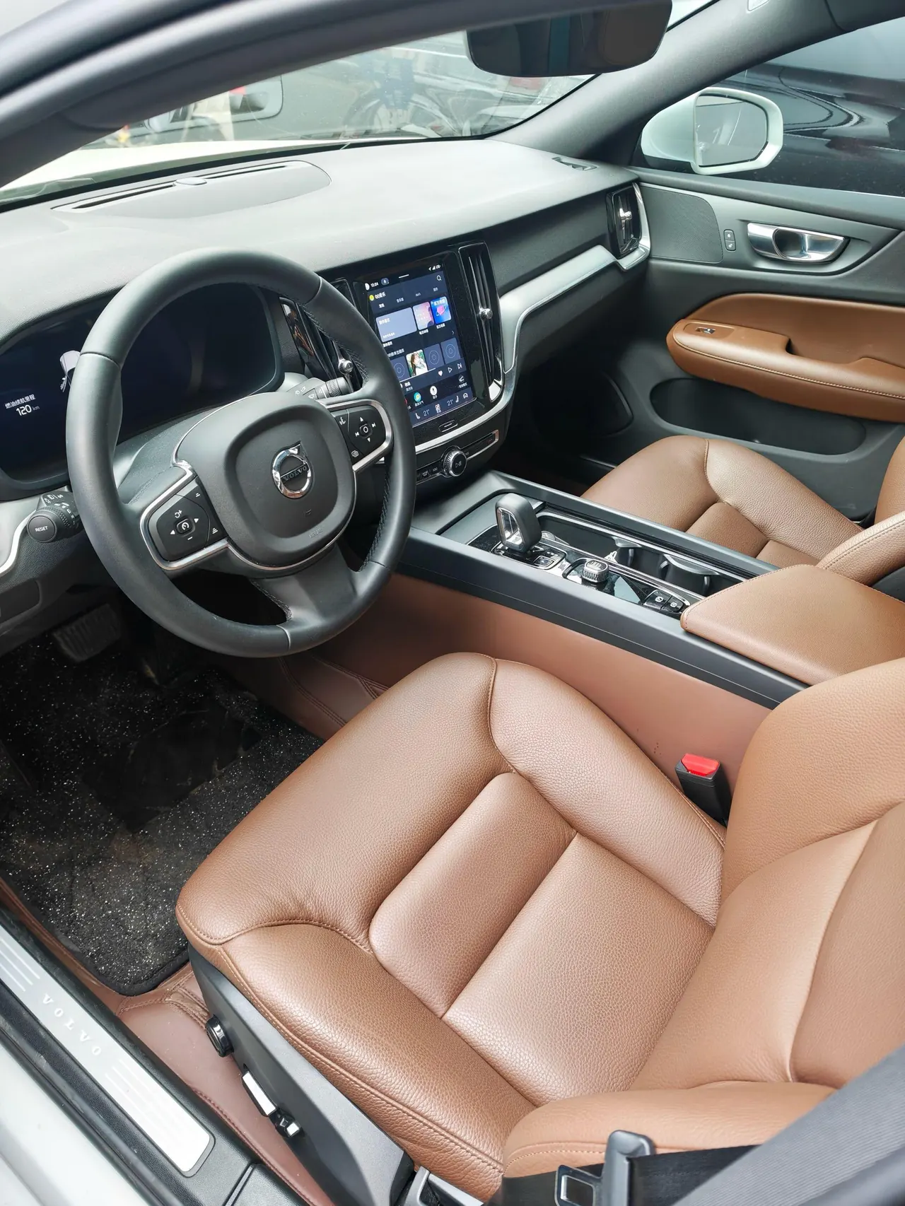 Volvo 2026 S60 48V 2.0T B4 Zhiyi Deluxe Edition Automatic Gear 2