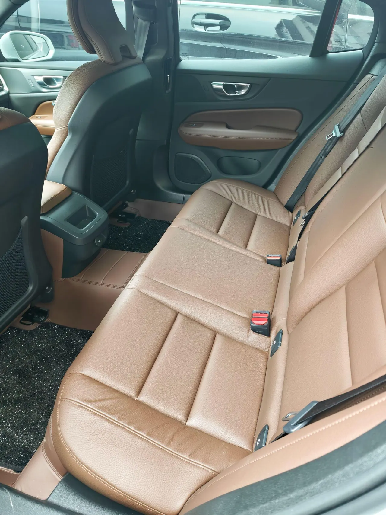 Volvo 2026 S60 48V 2.0T B4 Zhiyi Deluxe Edition Automatic Gear 4