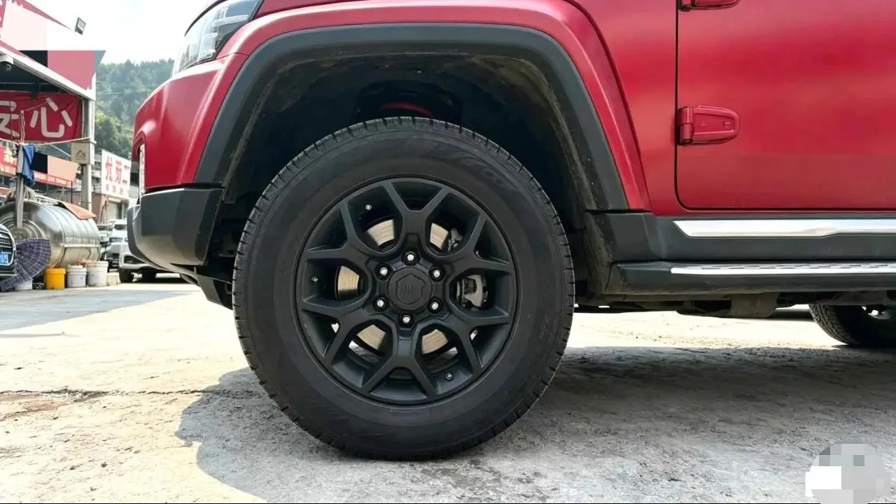 Beijing 2021 BJ40 2.0T four-wheel drive blade hero version chivalrous automatic gear 5