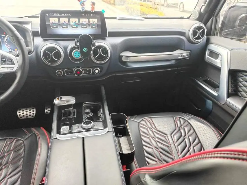 Beijing 2020 BJ40 2.0T 4-wheel drive city hunter version chivalrous automatic gear 12