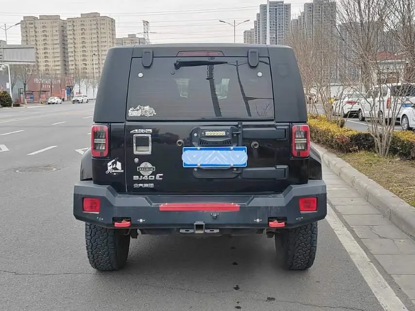 Beijing 2020 BJ40 2.0T 4-wheel drive city hunter version chivalrous automatic gear 3