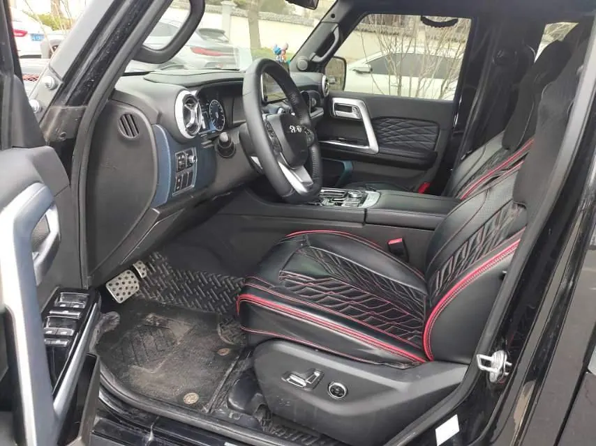 Beijing 2020 BJ40 2.0T 4-wheel drive city hunter version chivalrous automatic gear 6