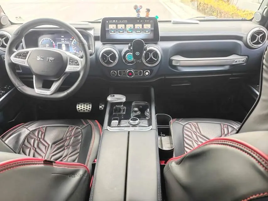 Beijing 2020 BJ40 2.0T 4-wheel drive city hunter version chivalrous automatic gear 8