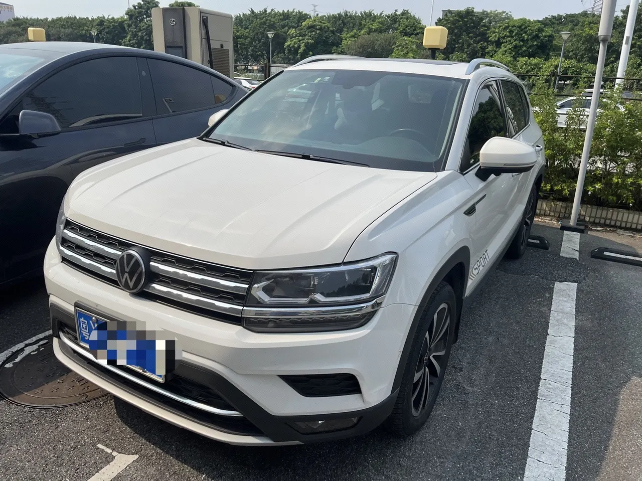 Open image lightbox: Volkswagen 2020 Tuyue 2.0TSI 330TSI Four-wheel Drive Flagship Automatic Gear