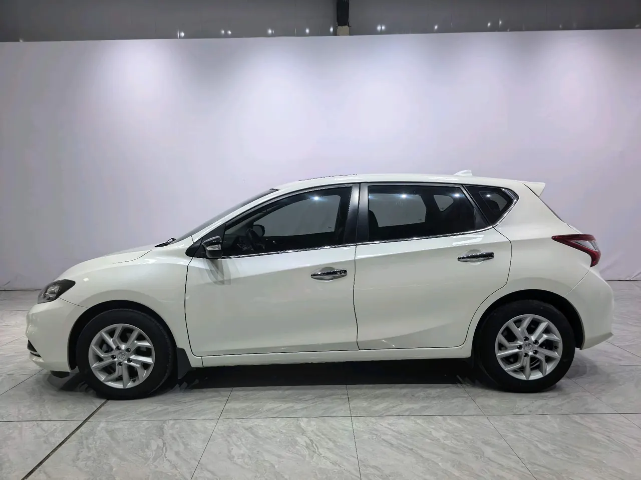 Nissan 2021 Tiida 1.6 Stepless Smart Edition Automatic Gear 4